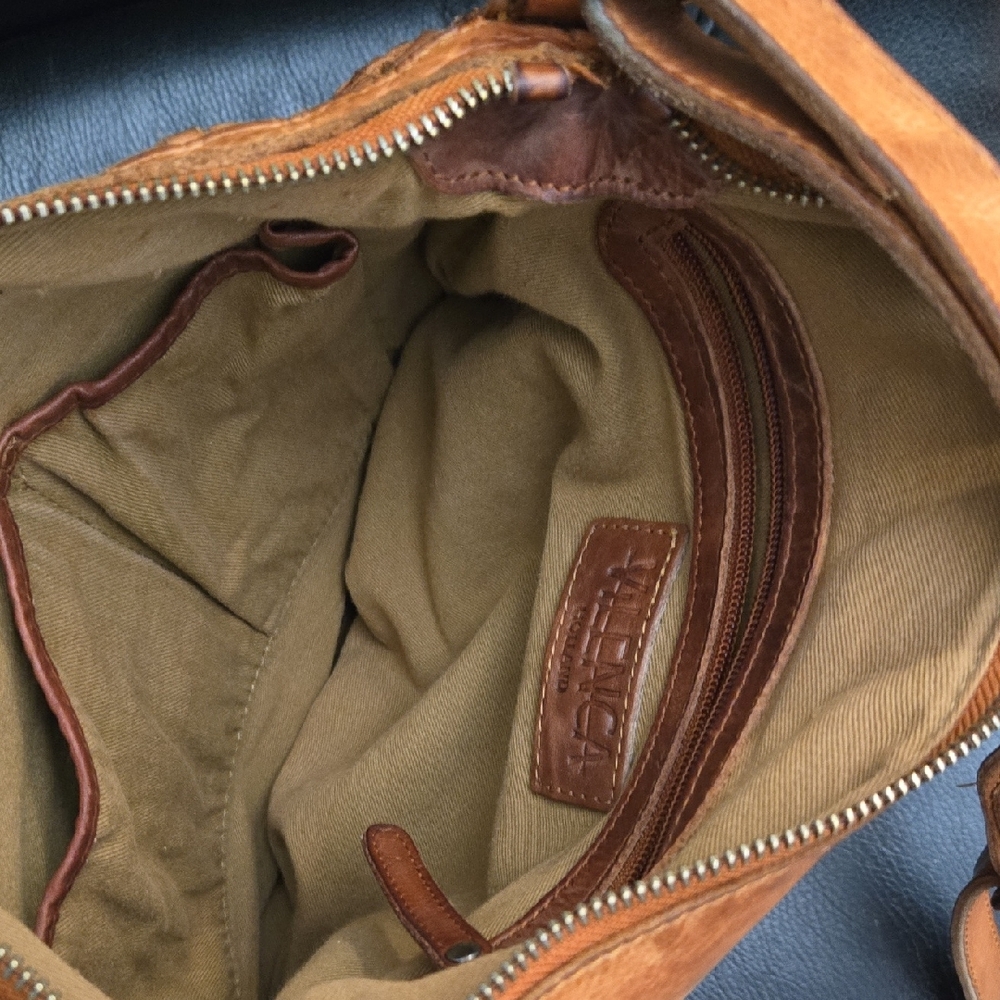 🏠 Vilenca Holland Elegant Brown Woven Adjustible Strap Crossbody Bag - Picture 11 of 13
